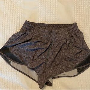 Lululemon Hotty Hot Shorts 2.5